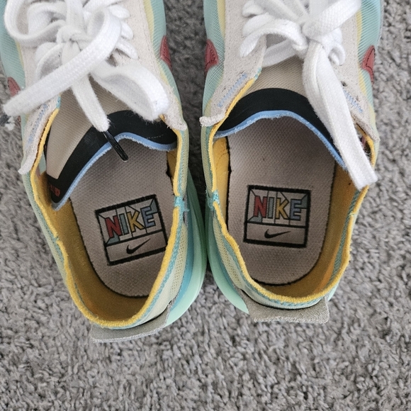 Nike Waffle One SE in Mint Foam / University Red Sneakers Size 9.5 Men - Picture 7 of 9